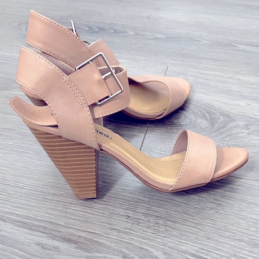 CITY CLASSIFIED Women's Casual Nude Sandals